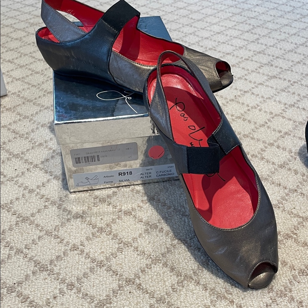 Pas de Rouge R918 peep toe sling back Italian leather shoes. Size euro 37